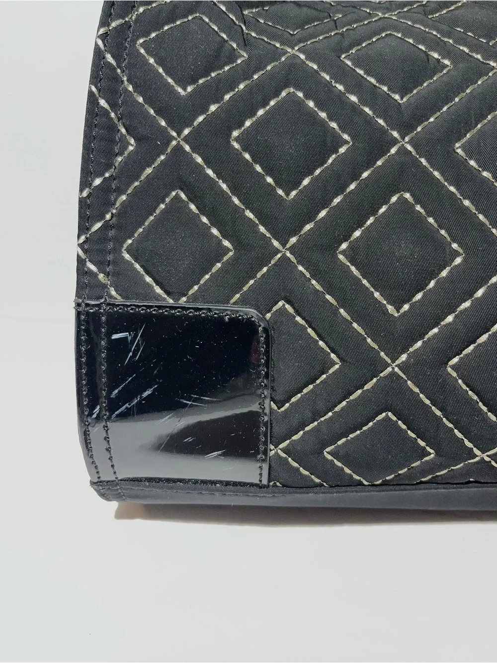 😍 Tory Burch Black Quilted Diamond Tote with Patent Trim. Scuff marks on corners